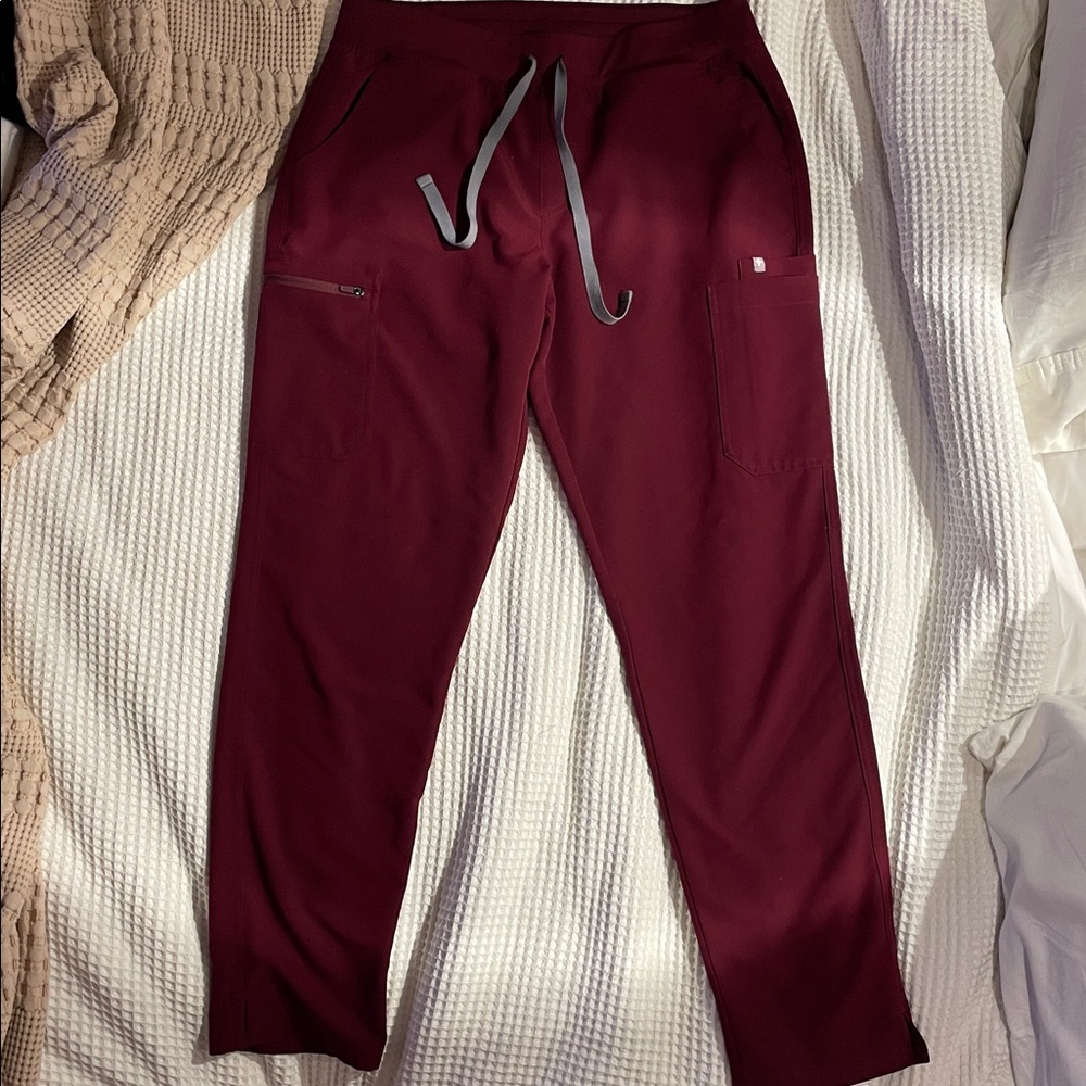Figs Women's Burgundy Straight leg Scrub Pants Size L Tall - Picture 4 of 4